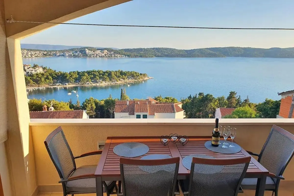 Apartments With A Parking Space Trogir - 22505