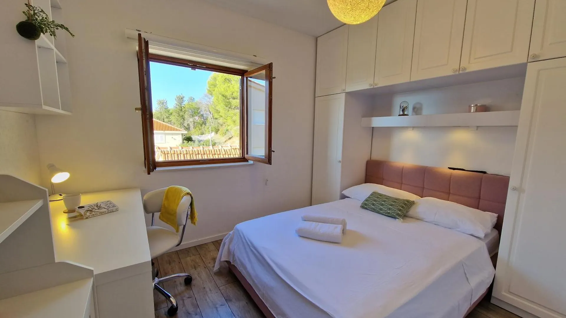 Apartments With A Parking Space Trogir - 22505